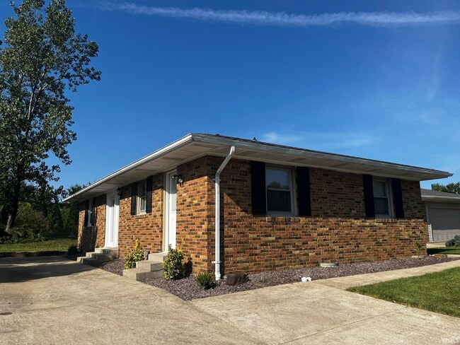 4933 Richmond Dr