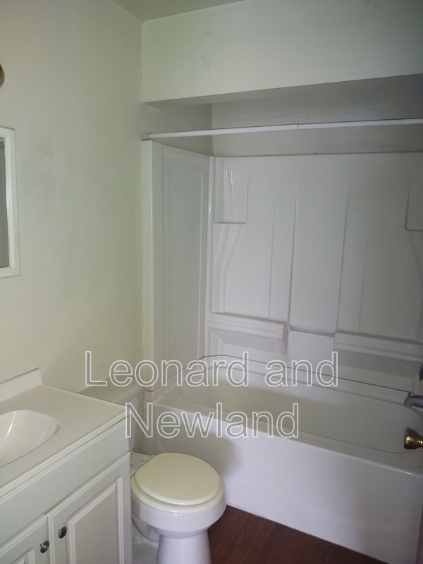 Photo - 584 Harding Rd