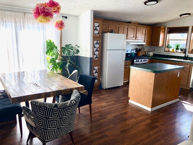 Photo - 625 Walnut St