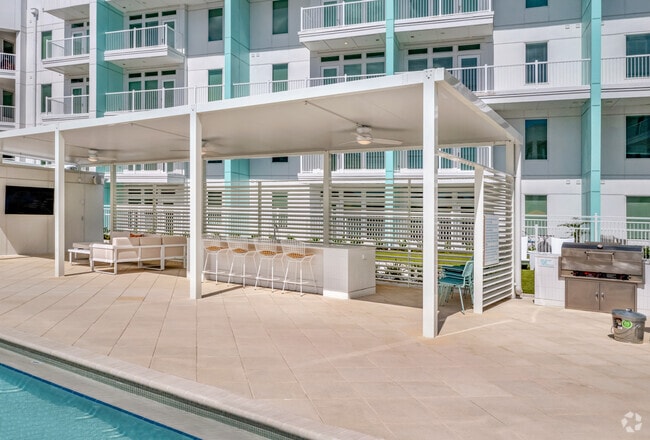South Courtyard Cabana & Outdoor Kitchen - Sur Club Apartments