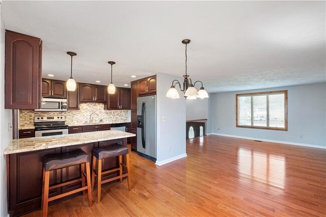 Photo - 16 Wheatfield Dr