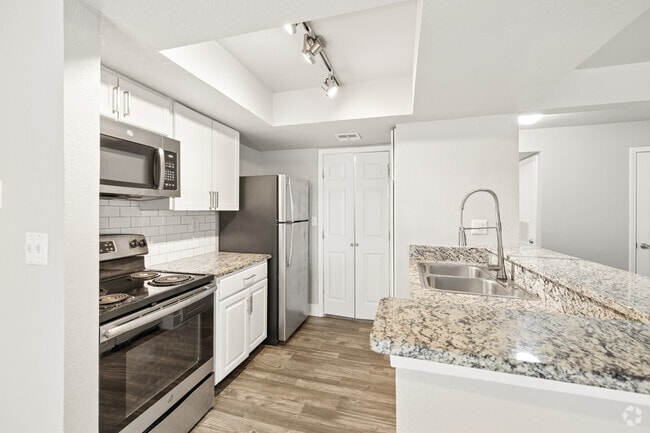 A3 1BR, 1BA - 710SF - Kitchen