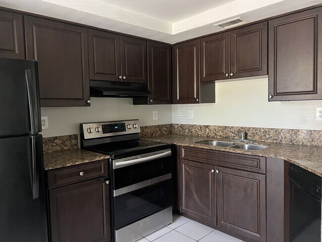11552 NW 39th St Unit 11552