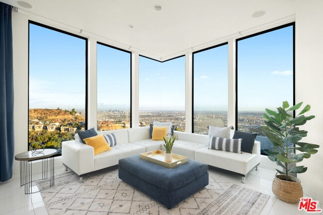 Building Photo - 2231 Sunset Plaza Dr Rental