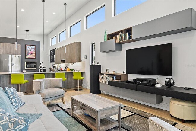 Photo - 2500 4th Ave S