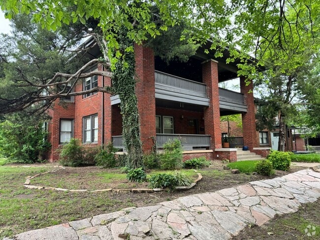 Building Photo - 2903 N Robinson Ave Unit 2903 N Robinson Ave Rental
