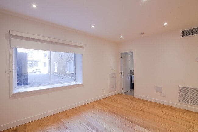 Photo - 3435 Rue Drummond Unité 0001A