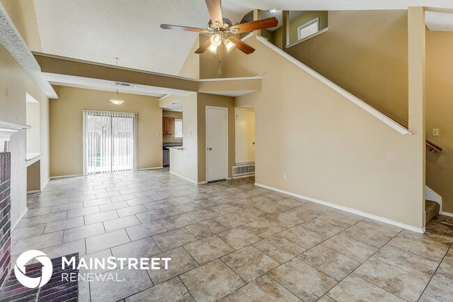 Photo - 911 Turner Ct