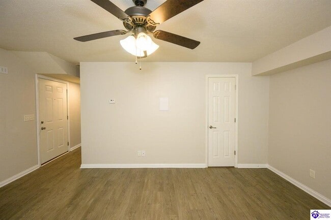 Photo - 172 Creekvale Dr