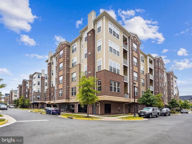 Building Photo - 13723 Neil Armstrong Ave Unit 505 Rental