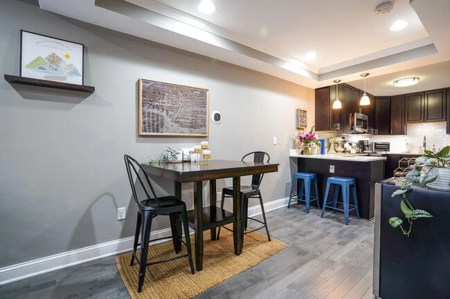 Photo - 22 E Heath St