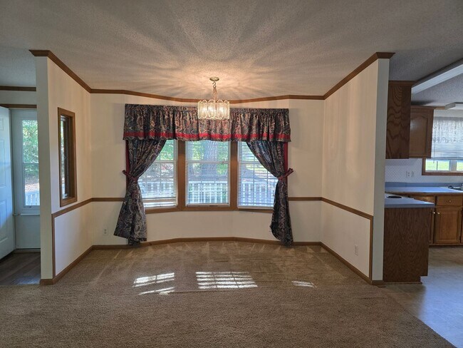 Photo - New Listing!!