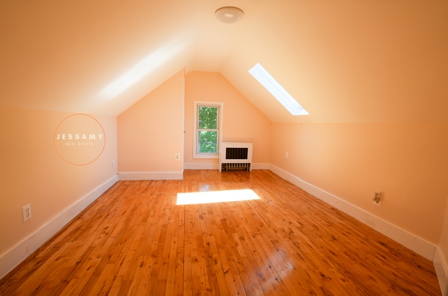 Photo - 33 Oneida Ave Unit #3