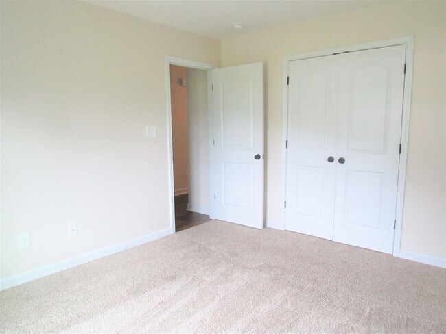 Photo - 136 Laredo Dr