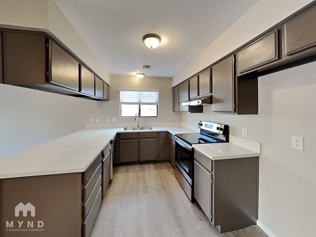 Photo - 261 Queen Marie Ct
