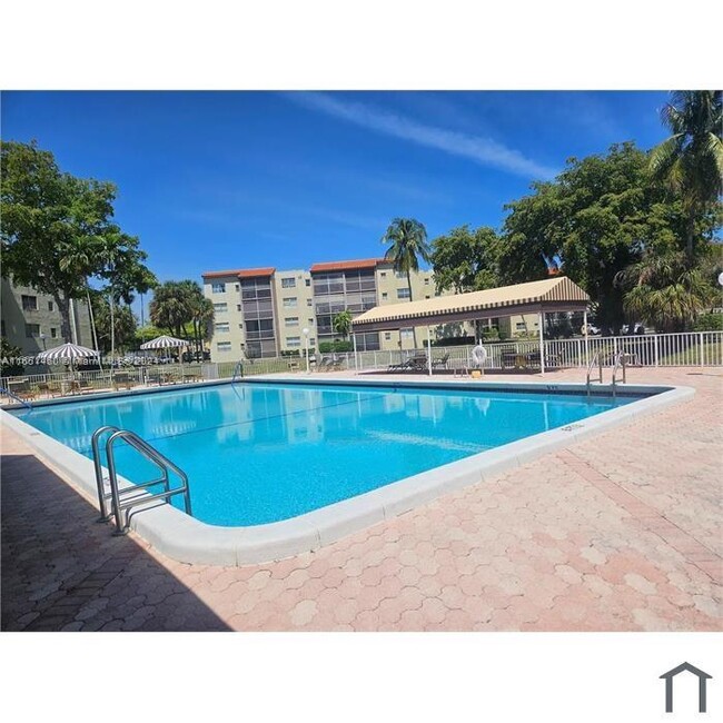 Photo - 1810 SW 81st Ave Condominio Unidad 2401