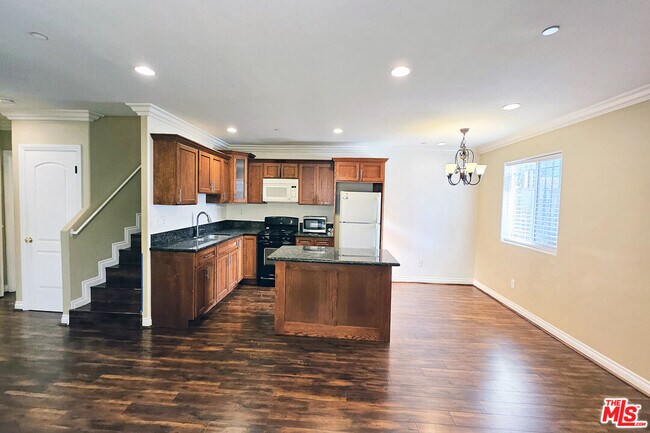 1434 1/2 Ricardo St