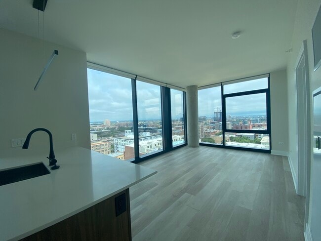 Photo - 1107 W Van Buren St Unit 1