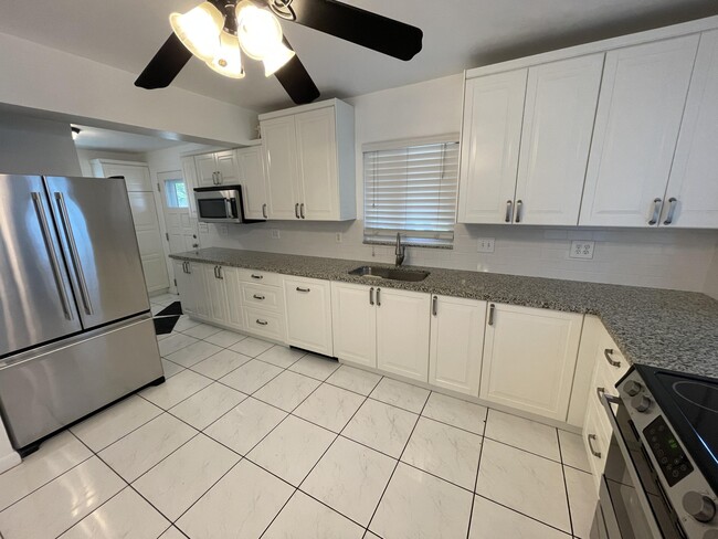 845 NW 10th Ave