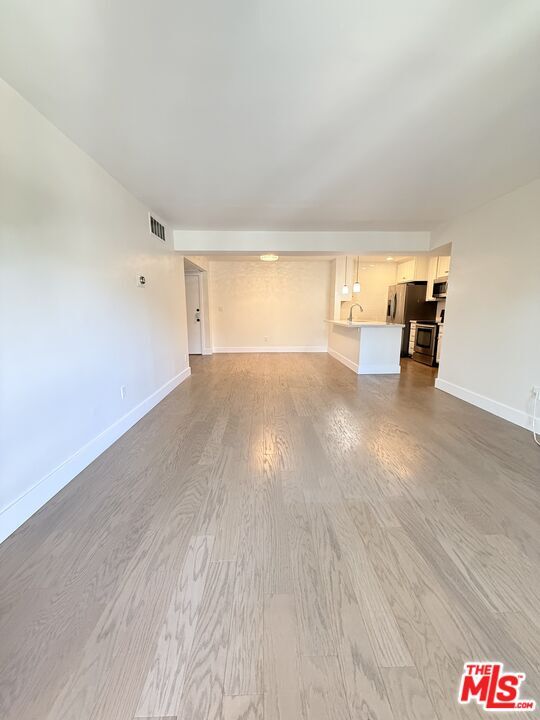 Photo - 5257 Radford Ave Unidad 106