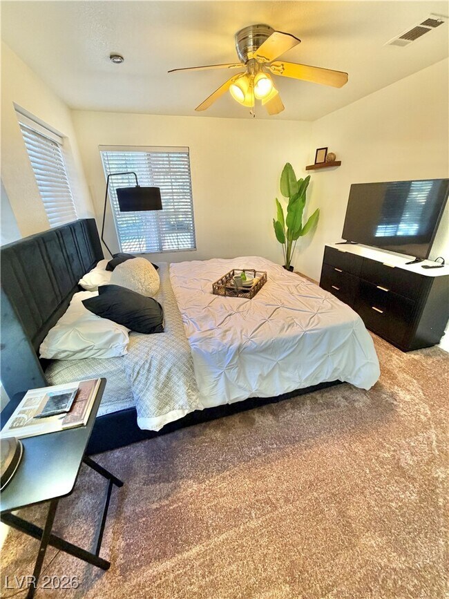 Photo - 2200 S Fort Apache Rd Unidad 2152