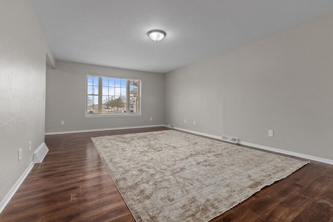 Photo - W6157 Aerotech Dr