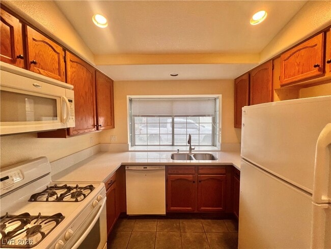 Photo - 5017 St Annes Dr