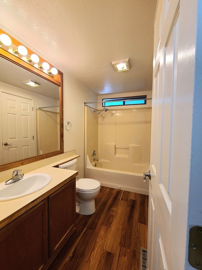 Photo - 6103 W State St Unit room 4 - Room 4