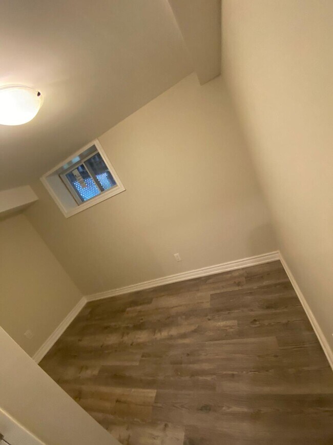 Photo - 97 Shropshire Dr