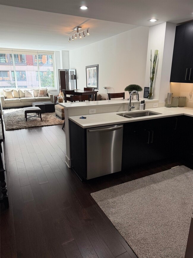 1100 Maxwell Ln Unit 207