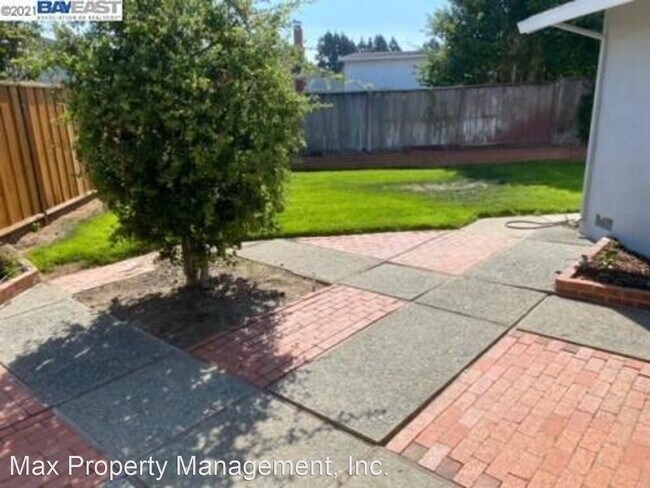 Photo - 3 br, 2 bath House - 2330 Gem Ave.