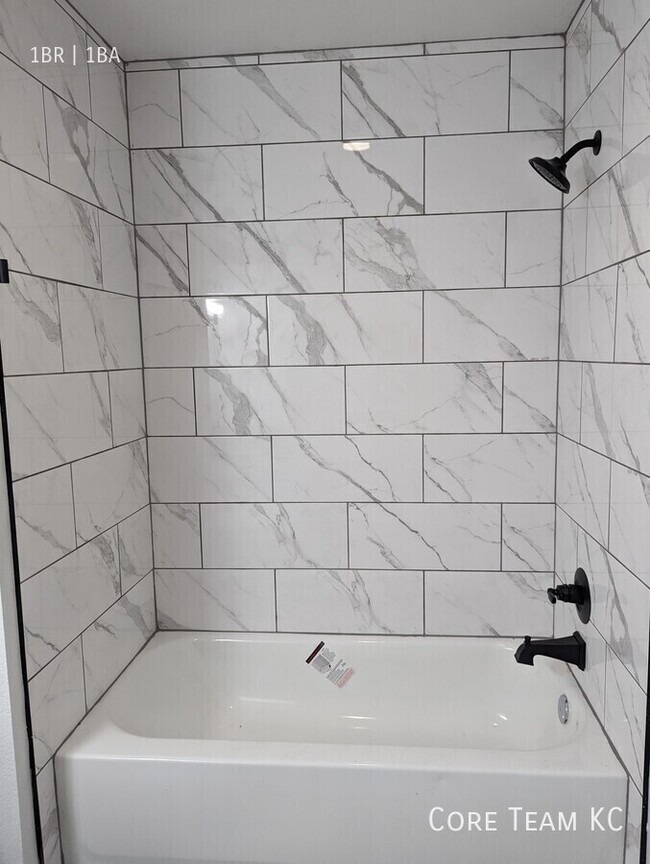 Photo - 204 Walnut St Unidad 404