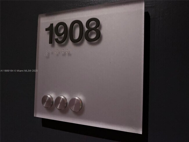 Photo - 500 Brickell Ave Unit 1908