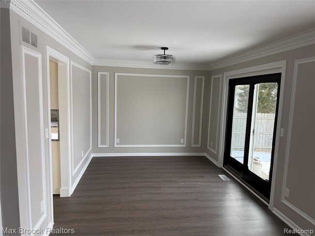 Photo - 38527 Claremont Dr