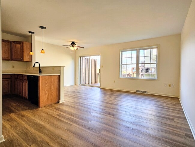 Photo - 107 Acorn Ln