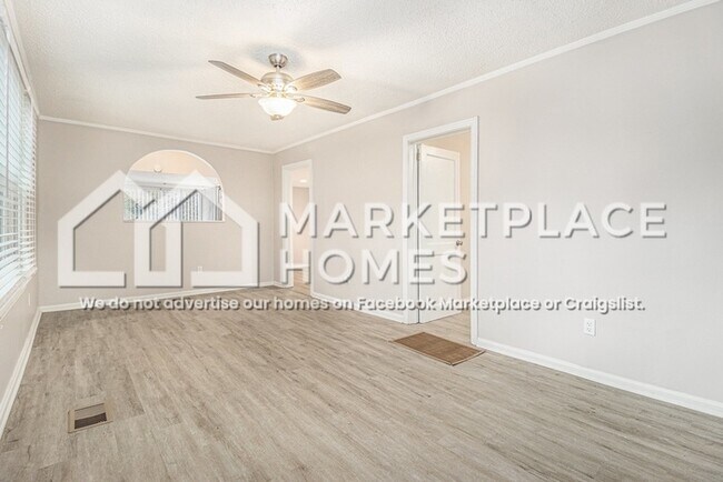 Photo - 1393 Carnegie Ave