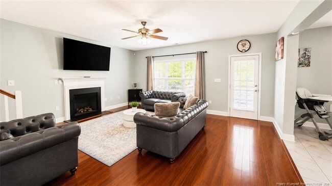 Photo - 3541 Castlefield Ln