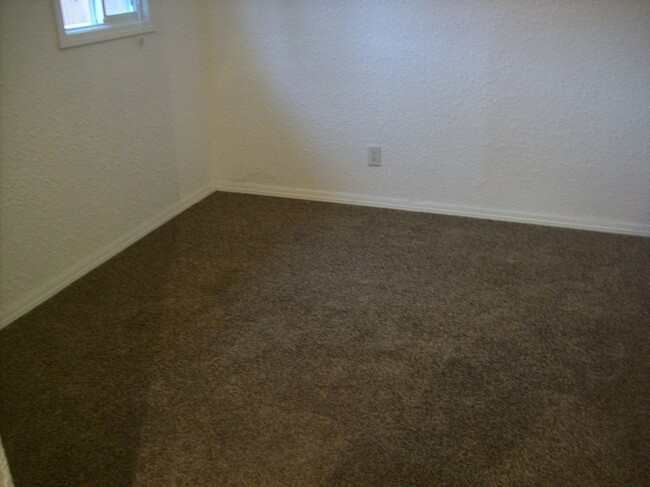 Photo - STATUS: RENTED-  | R220A | $1095 + $100 fo... House