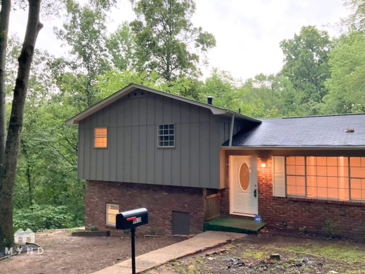 Photo - 8820 Valley Brook Rd House