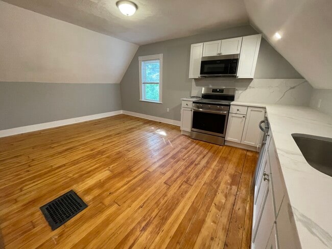 Photo - 35 Cameron Ave Unit 3