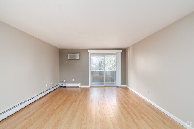 2BR, 1BA - 900SF - Living Room