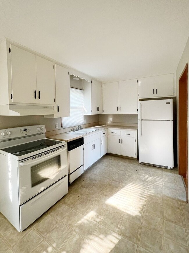 Photo - COMING SOON: Beautifully Updated Home in t...