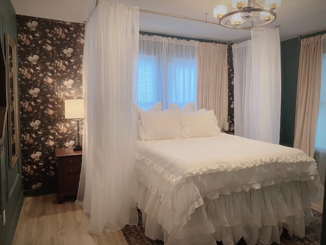 Photo - 415 S Prairieville St