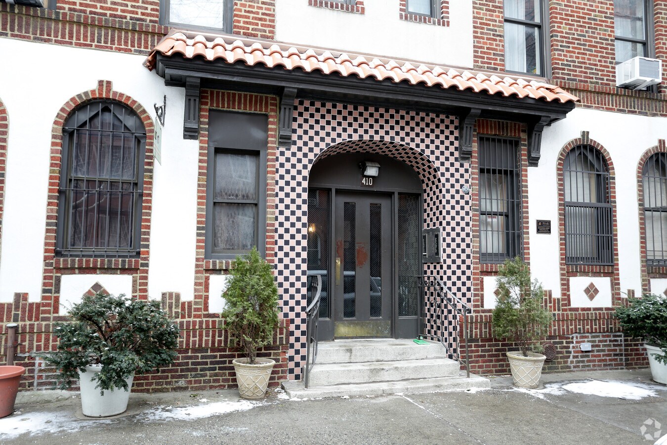 Photo - 410 State St