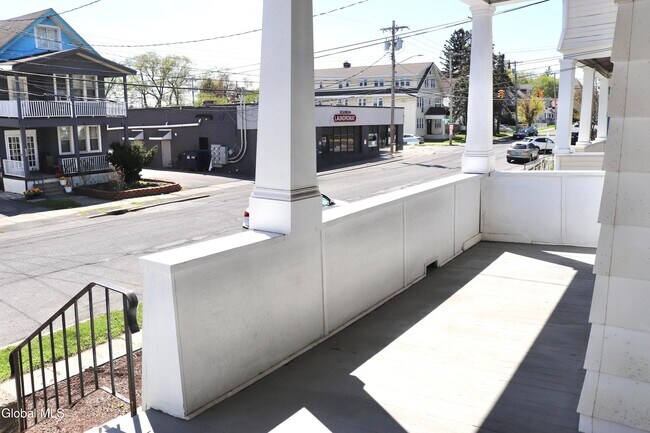 Photo - 628 N Pearl St