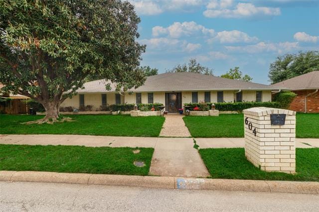 Photo - 604 McCoy Dr House