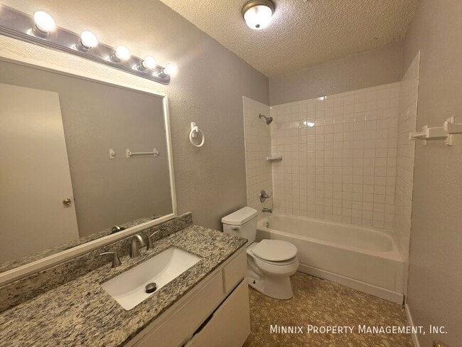 Photo - 3007 W Louisiana Ave Unit 15