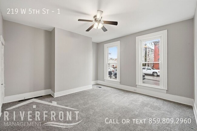 Building Photo - 219 W 5th St Unit 1