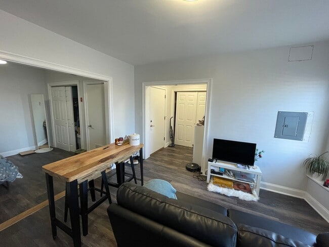 Photo - Amitville Flats