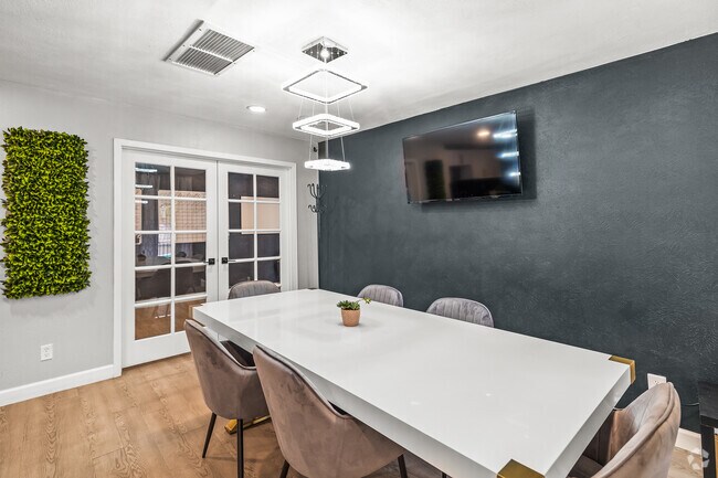 Linda Vista Apartments